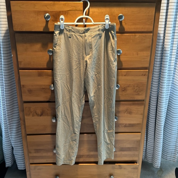 Youth Under Armour Golf Pants in Youth Large - Picture 1 of 4